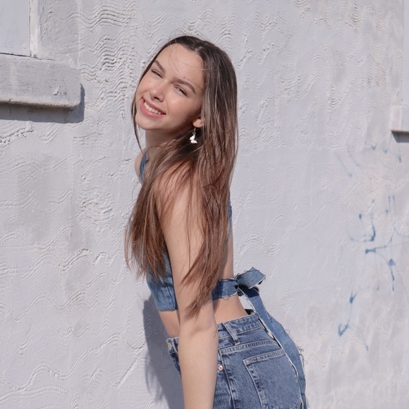 Meet your Posher, Clara - Picture 1 of 1